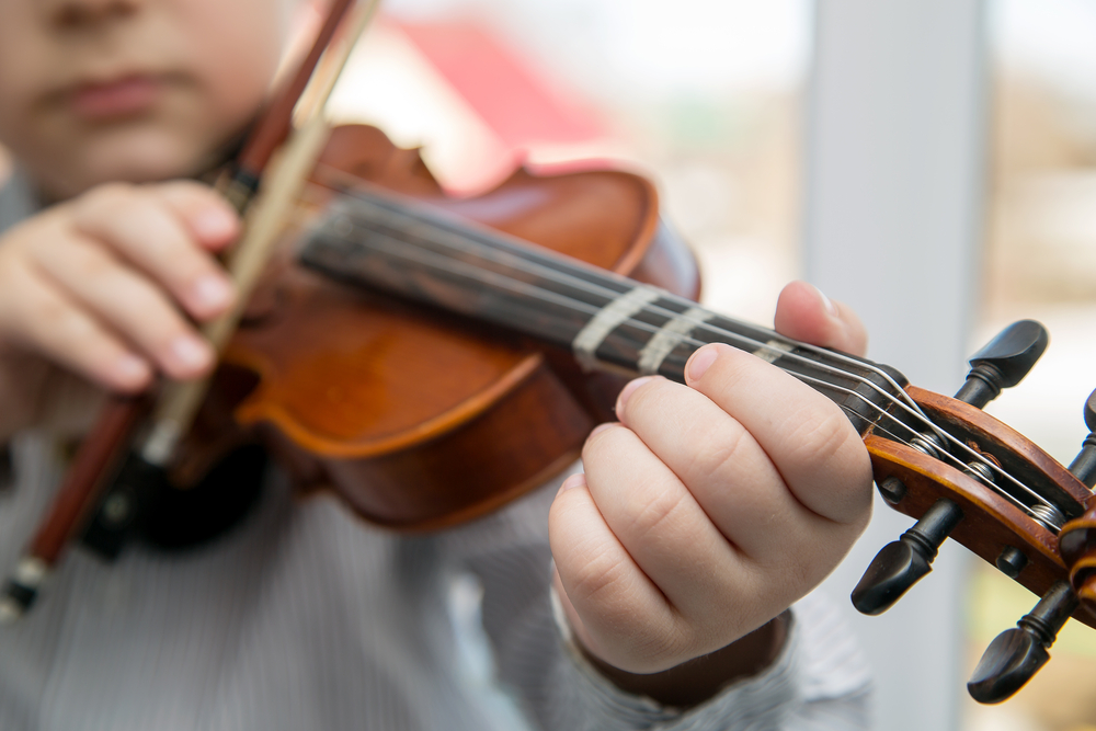 弦樂團所帶給小朋友的學習經驗與成長！ @
			
				張偉軒小提琴
			
		